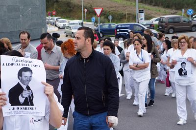 2016 04 27 ProtestaCIGsanidadePublicaCunqueiroVigo11.JPG